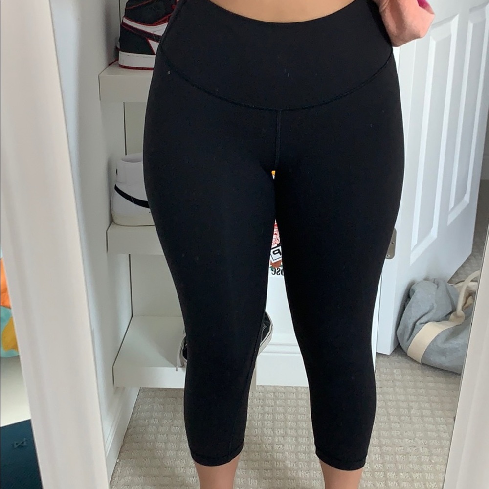 black cropped lulu lemon leggings size 4